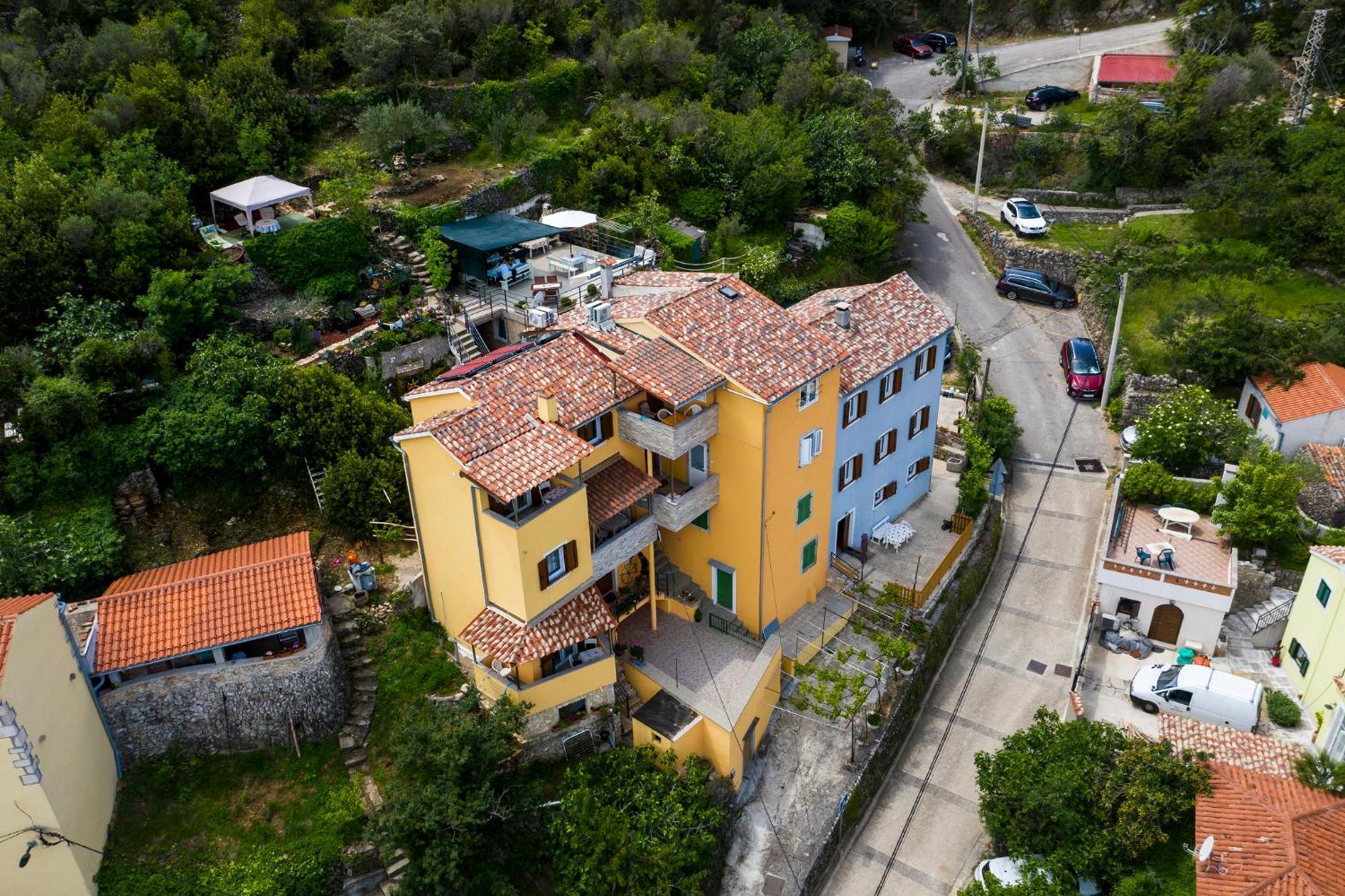 Apartmani I Soba Roberto I Mirjana Valun Exterior photo
