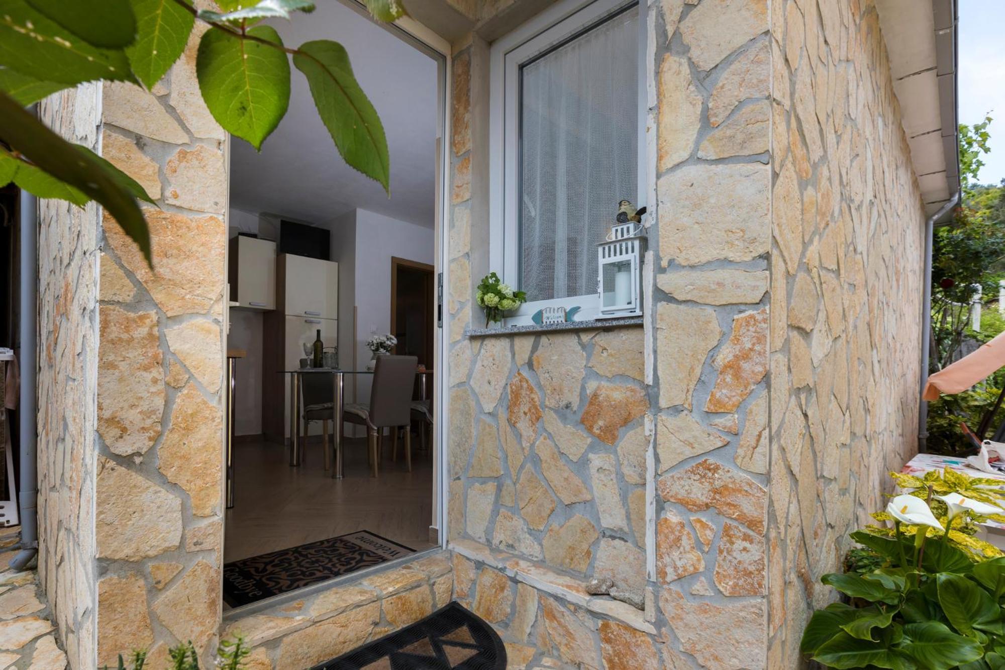 Apartmani I Soba Roberto I Mirjana Valun Exterior photo